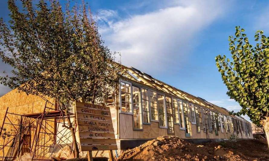 Se inauguró la primera escuela pública 100% sustentable de Chile