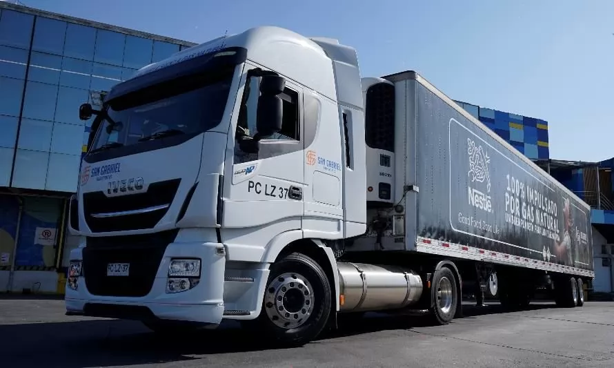 Nestlé Chile incorpora la flota más grande del país de camiones con gas natural licuado