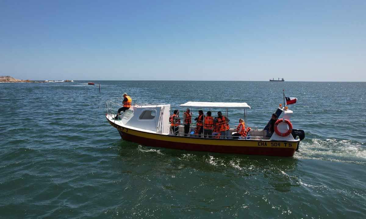 Codelco Salvador hace entrega de embarcación para el desarrollo del turismo en Chañaral