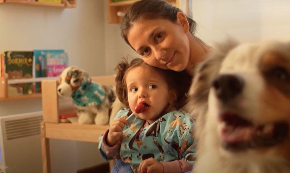 Mamá aperrada: La guía para una convivencia armoniosa entre bebés y mascotas