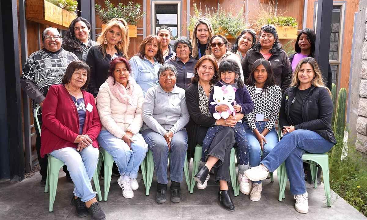 Mujeres de Toconao reciben certificación como lideresas positivas